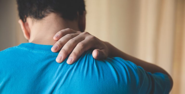 mantenere postura corretta